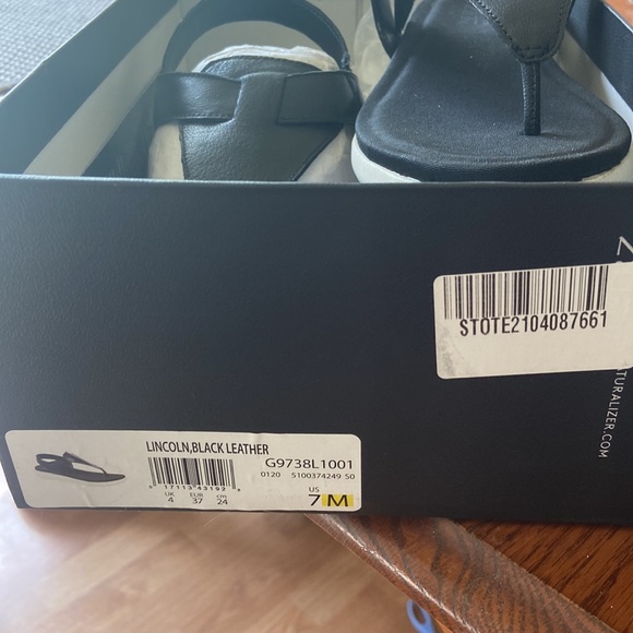 NATURALIZER Premium Lincoln black Leather Sandals - Picture 3 of 4